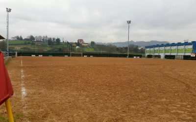 Acondicionamiento del actual campo de fútbol de arena por césped artificial, en El Berrón.