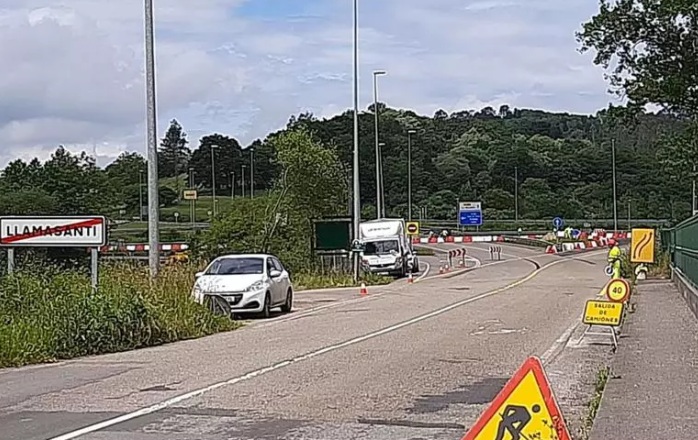 obras de remodelación del acceso a la Autovía Oviedo-Villaviciosa (A-64 ) en Sariego
